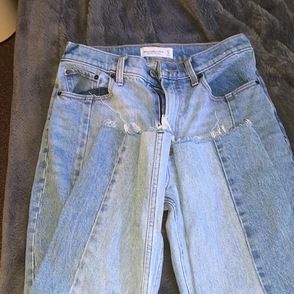 Abercrombie and Fitch Jeans - Sz 27 - Picture 2 of 4
